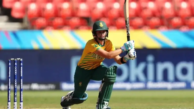 लौरा वोल्वार्ड्ट का रिकॉर्ड शतक