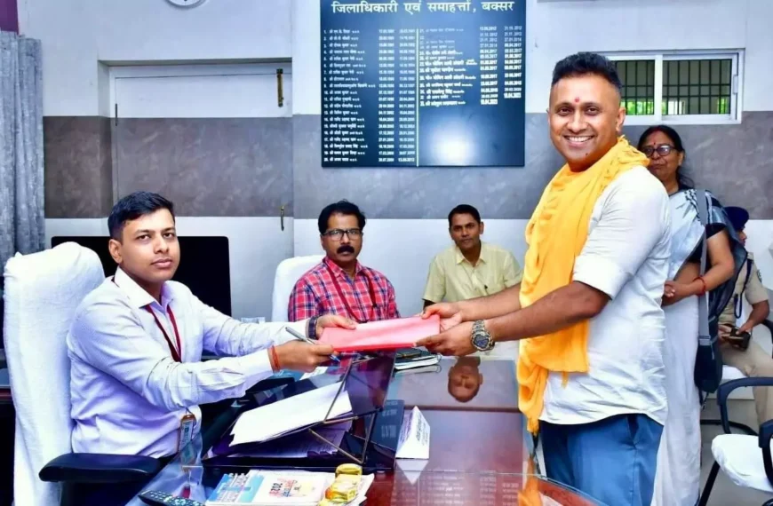 “Buxar Election Result LIVE: BJP के आनंद मिश्रा की 18,000+ वोटों की तूफ़ानी बढ़त — कांग्रेस के मुन्ना तिवारी दूर पीछे!”