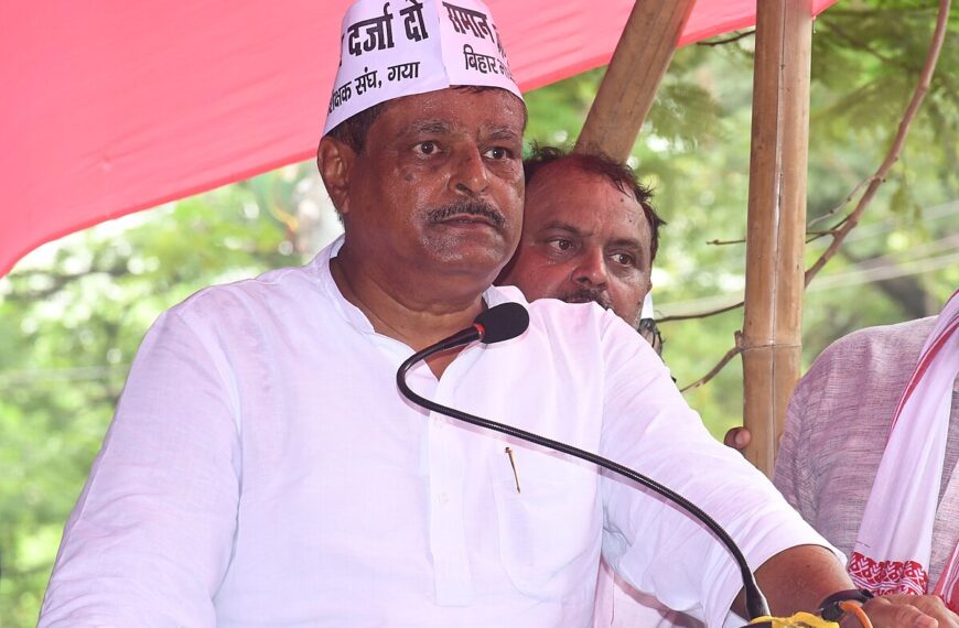 “Mahua Election Result LIVE: LJP(R) की बड़ी बढ़त! संजय कुमार सिंह 10,000+ वोटों से आगे — RJD और तेज प्रताप पीछे छूटे”